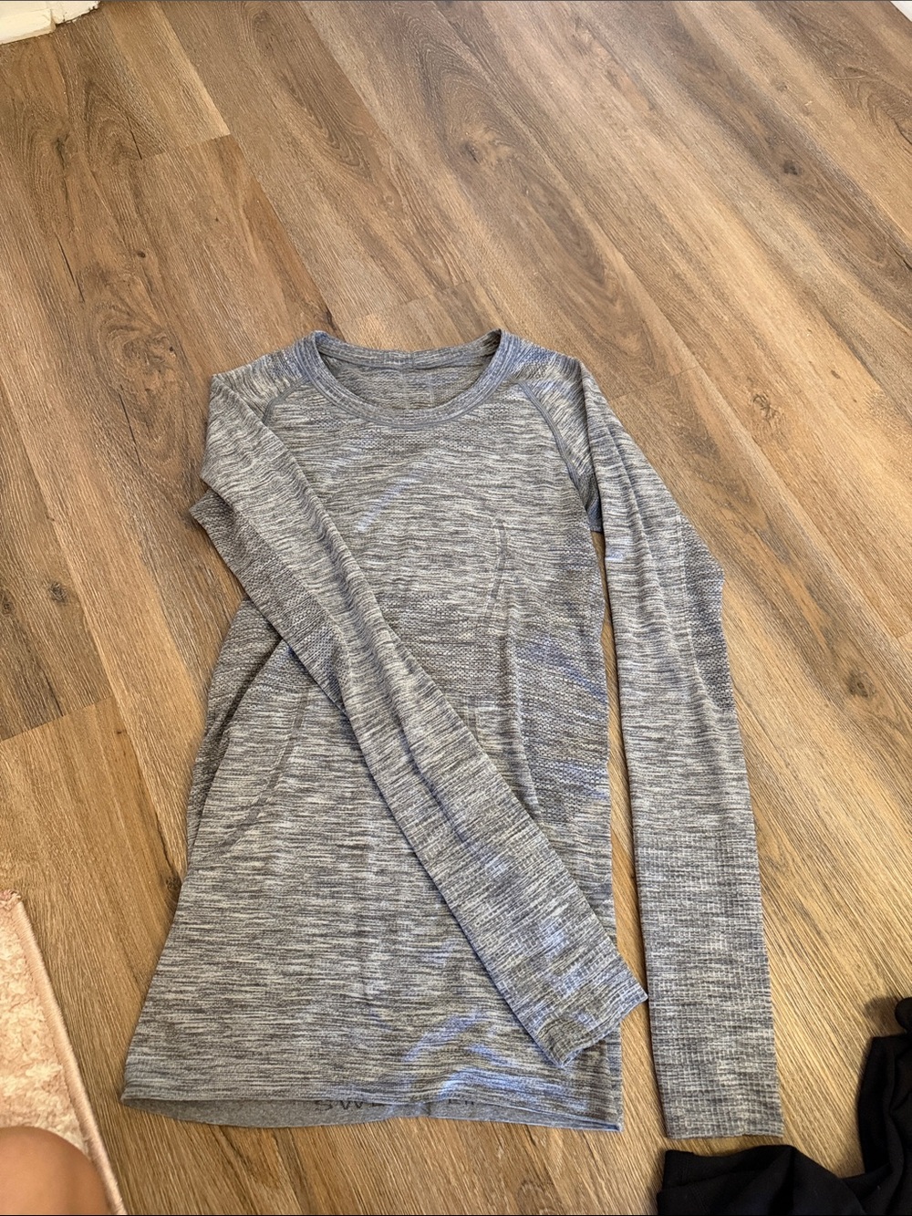 lululemon athletica Heather Gray Long Sleeve Top